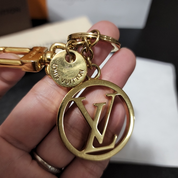 Louis Vuitton Circle Key Holder and Bag Charm - Picture 4 of 7